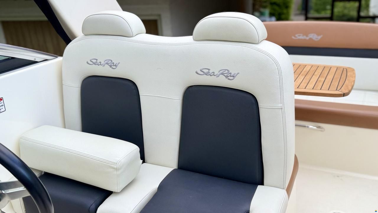 Sea Ray Sundancer 265 DAE