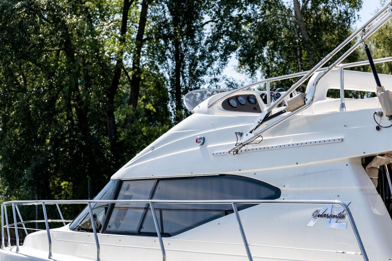 Azimut AZ 40