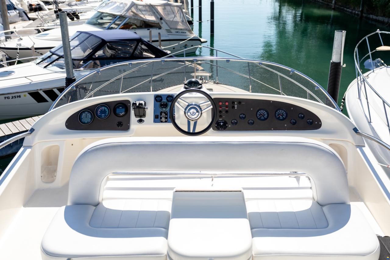 Azimut AZ 40
