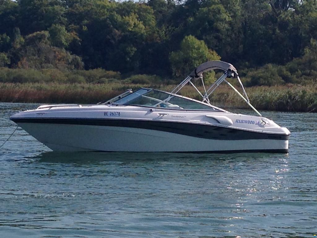 Four Winns Sundowner 215