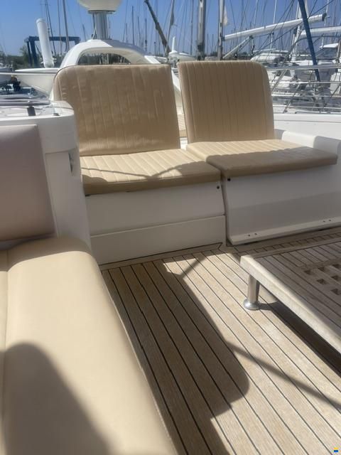 Sealine F42/5