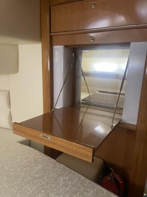 Sealine F42/5