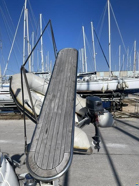 Sealine F42/5