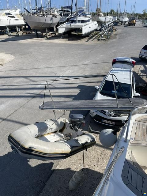 Sealine F42/5