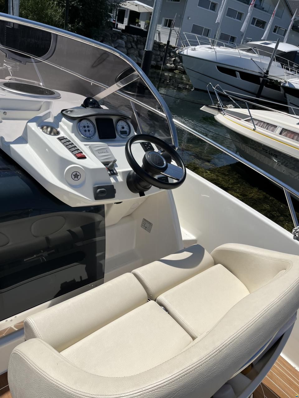 Cranchi Endurance 30