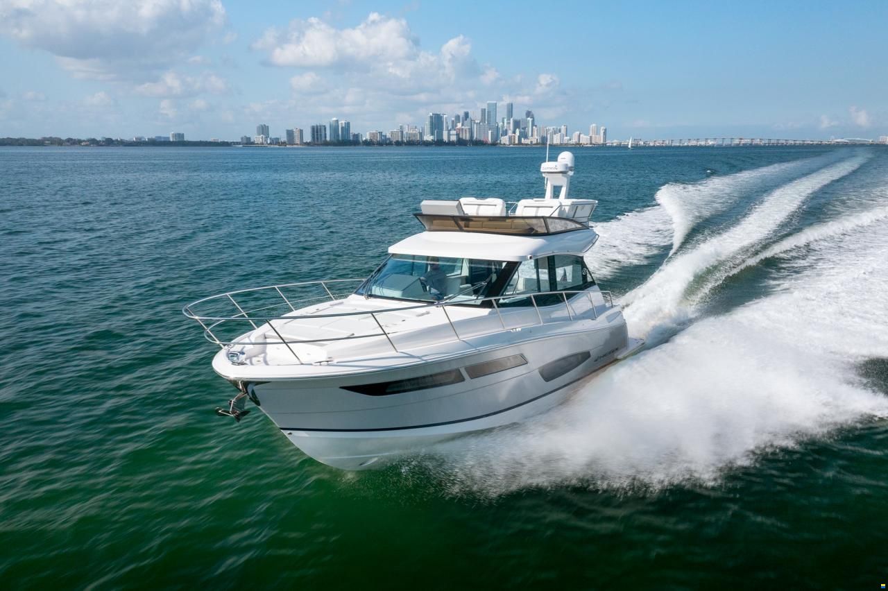 Regal 38 Fly