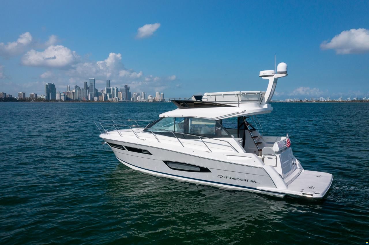 Regal 38 Fly