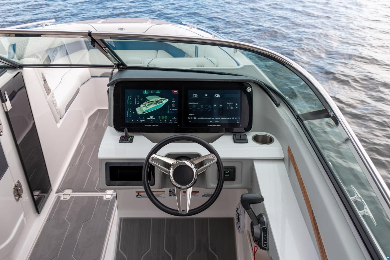 Regal LS9 Surf Ultimate