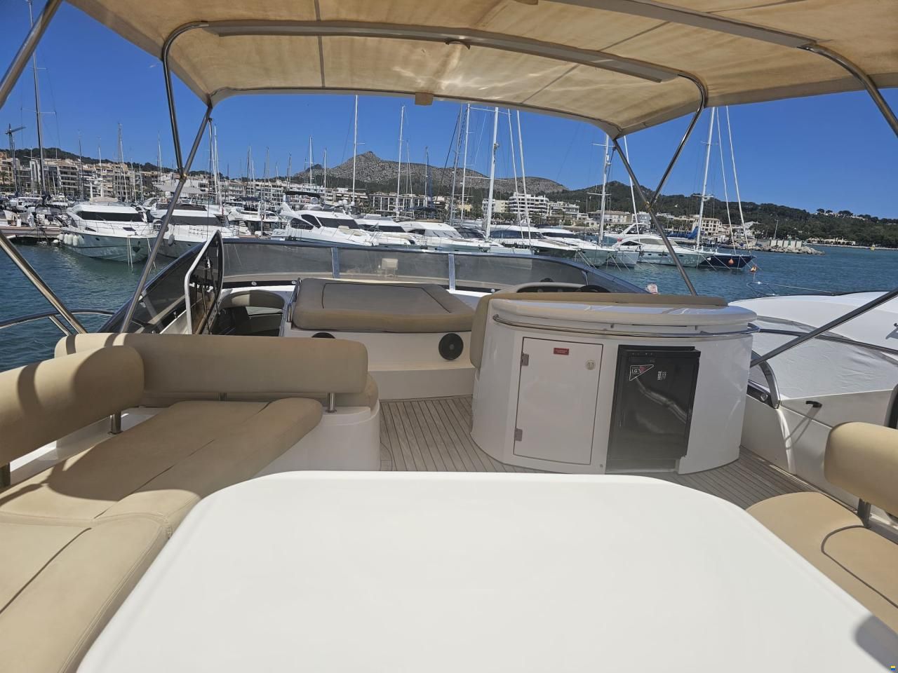 Sunseeker Manhattan