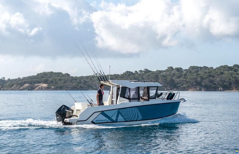Quicksilver Captur 705 Pilothouse