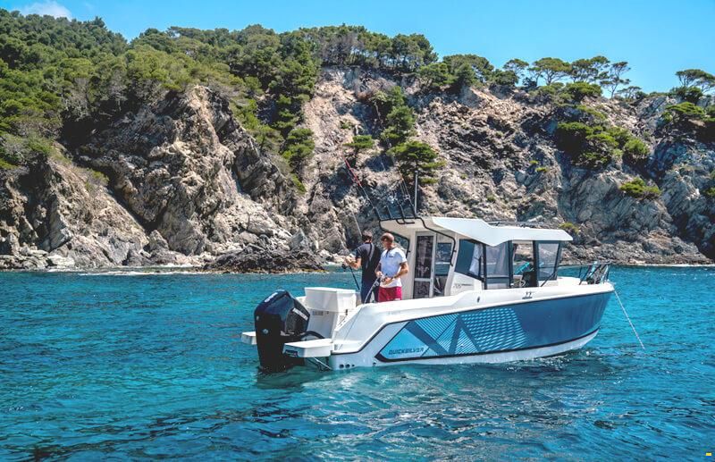 Quicksilver Captur 705 Pilothouse