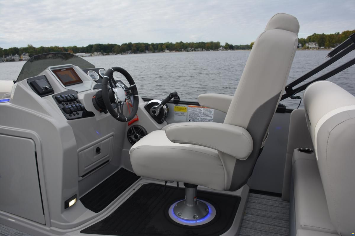 Sunchaser Eclipse 25