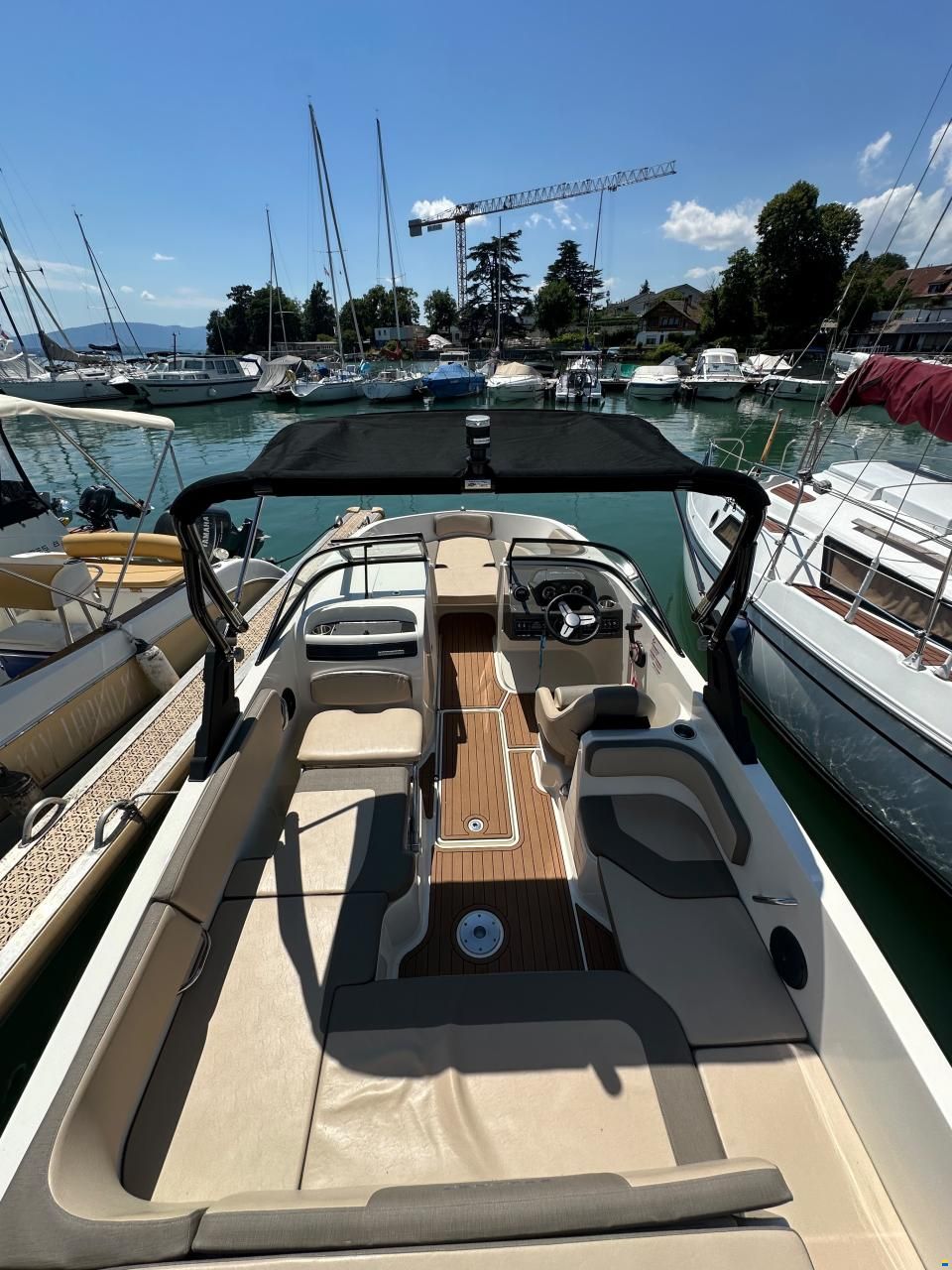 Bayliner VR6 E avec place amarrage 2ans