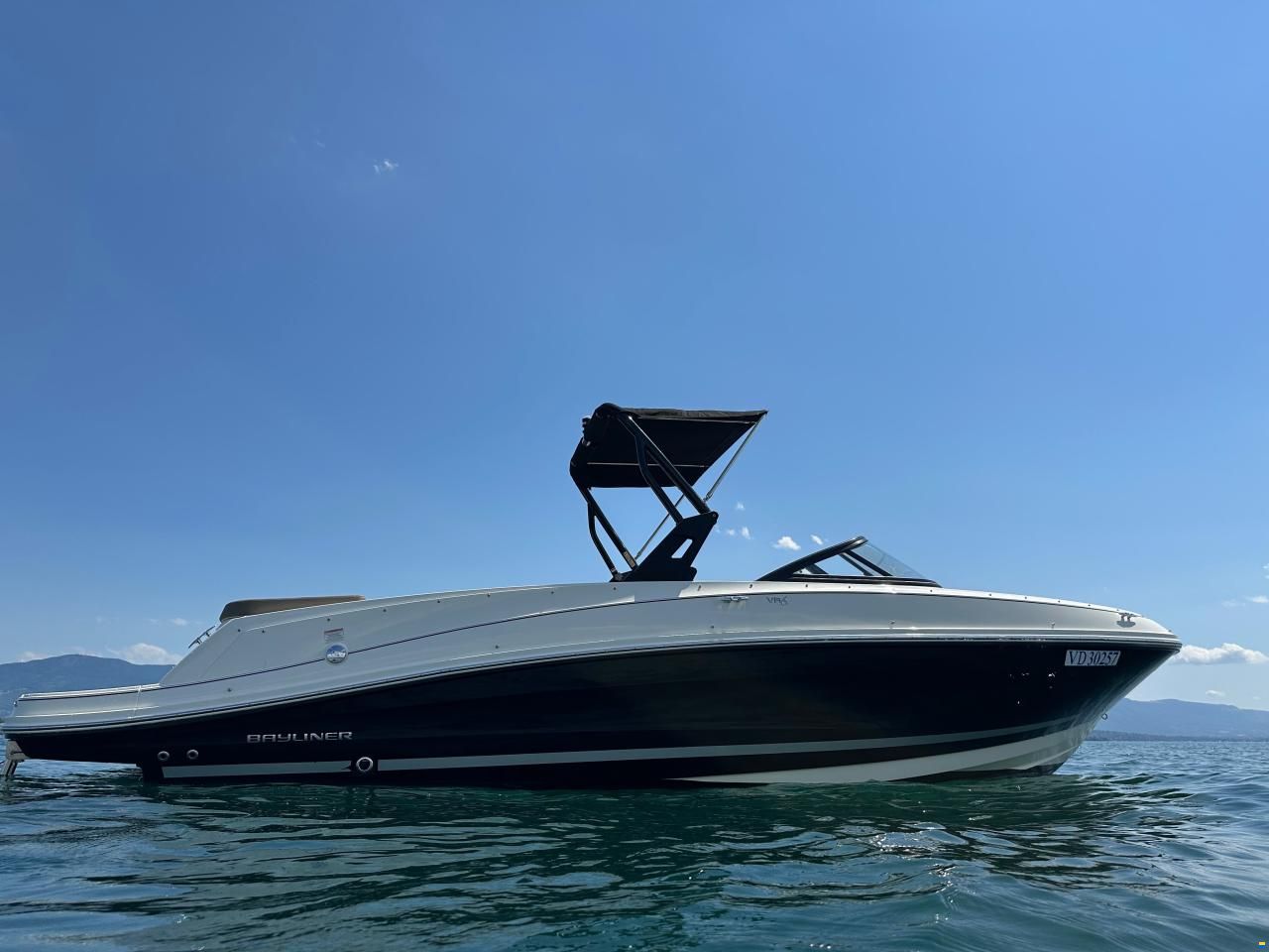 Bayliner VR6 E avec place amarrage 2ans