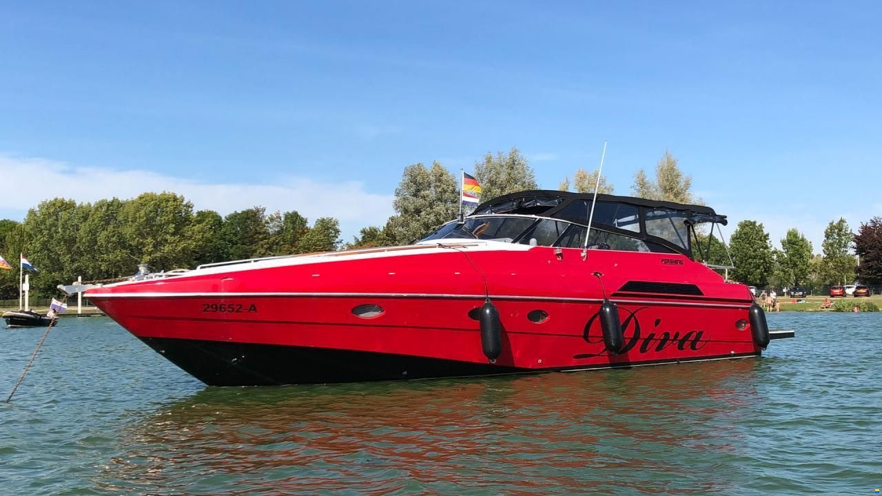 Pershing 40