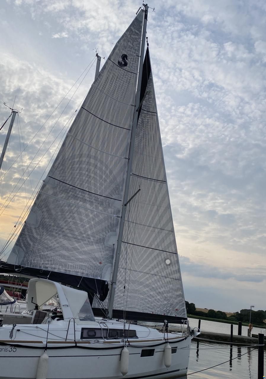 Beneteau Oceanis 35
