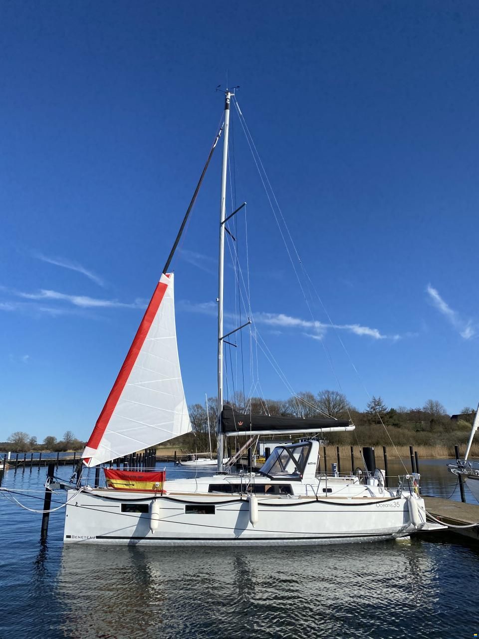 Beneteau Oceanis 35