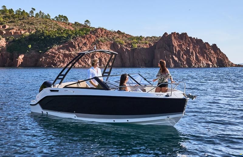 Quicksilver Activ 675 Bowrider
