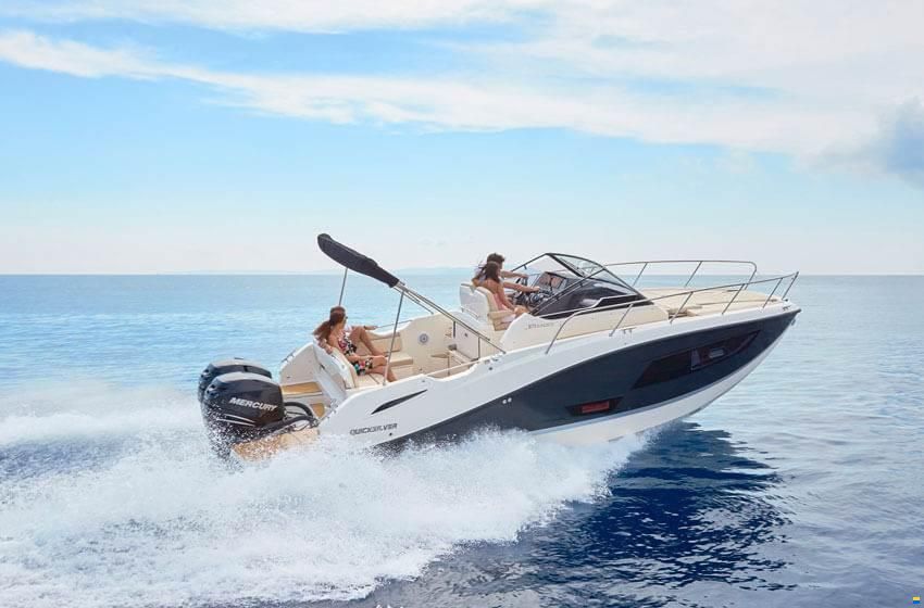 Quicksilver Activ 875 Sundeck