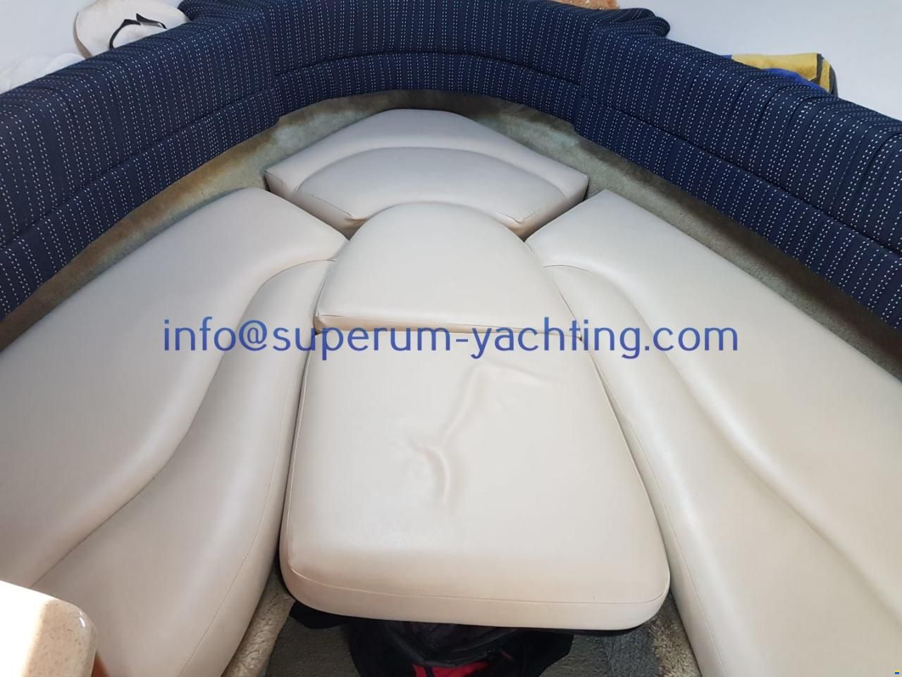 Crownline 270 CR