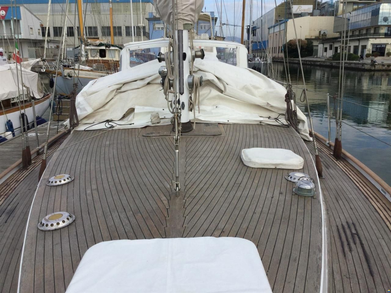 Benetti Sailing Division MOTOVELIERO