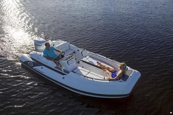 Walker Bay Generation 525 DLX