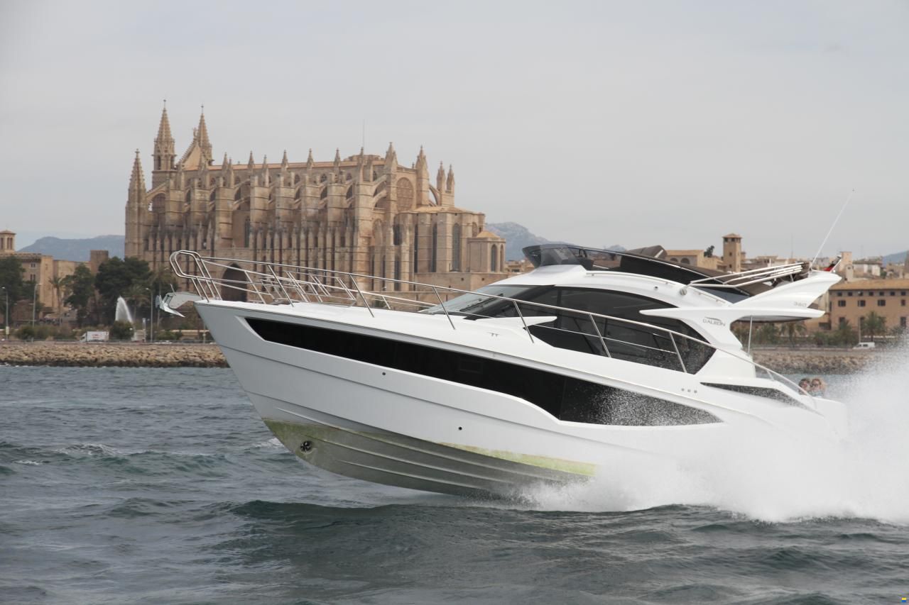 Galeon 360 FLY