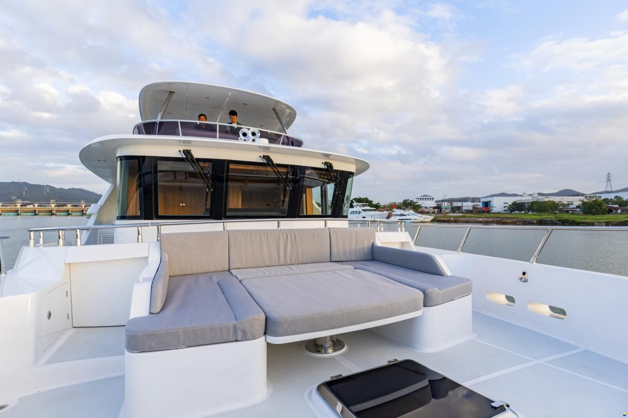 Selene 60 Explorer