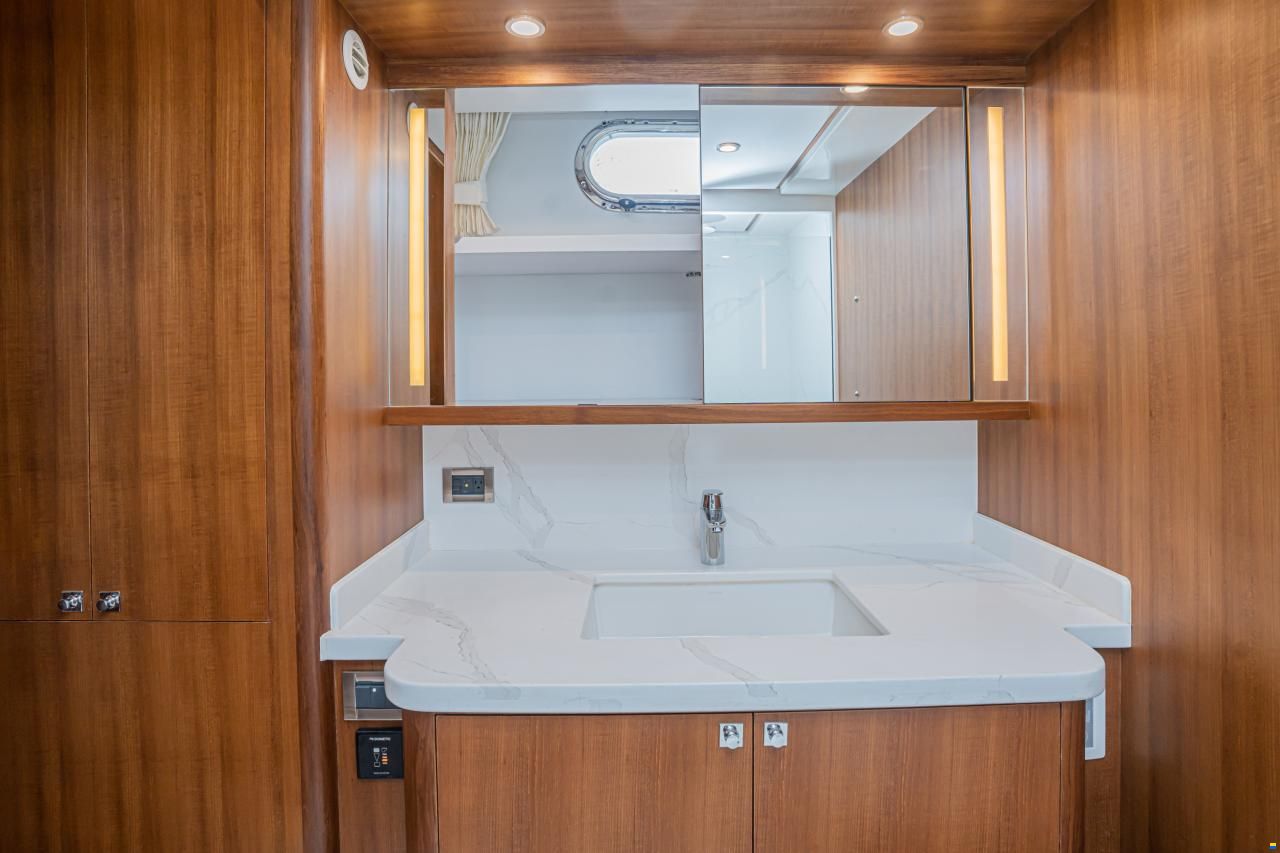 Selene 60 Explorer