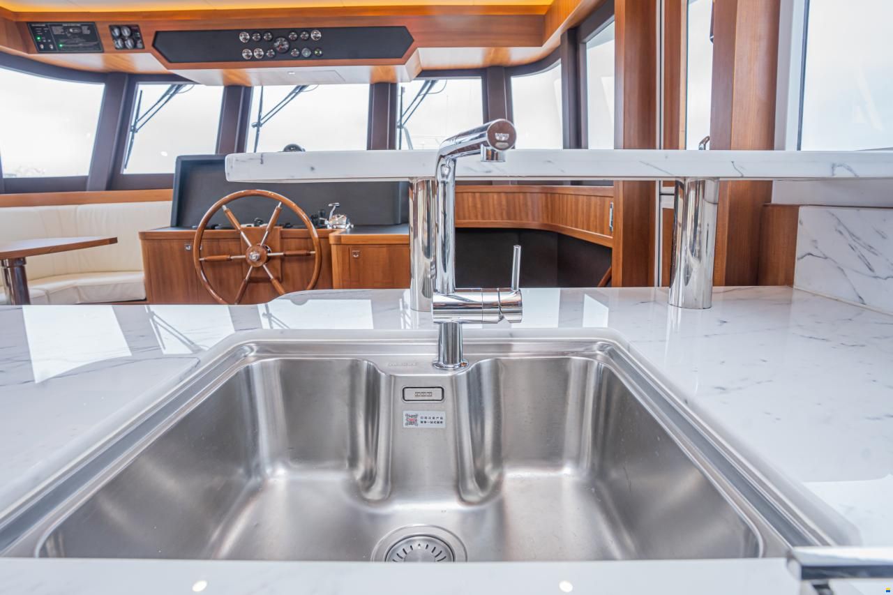 Selene 60 Explorer