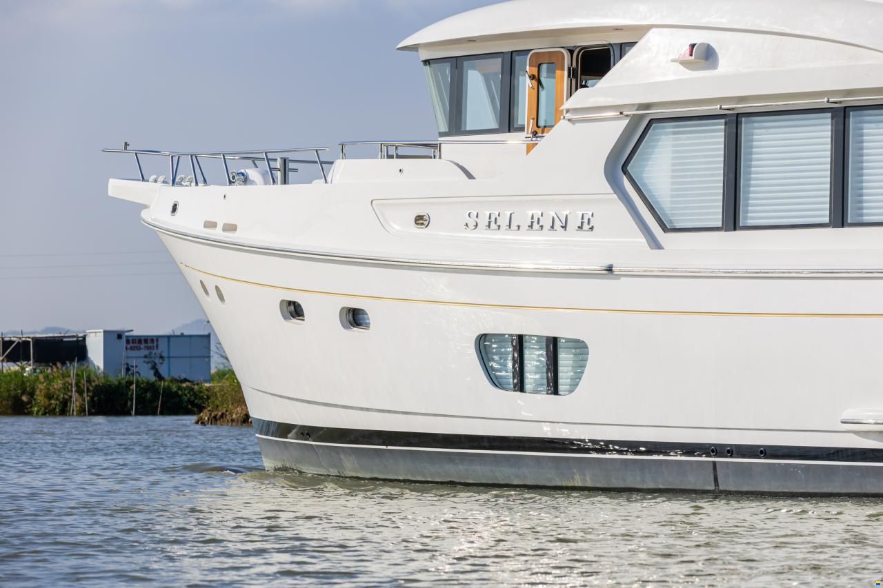 Selene 60 Explorer