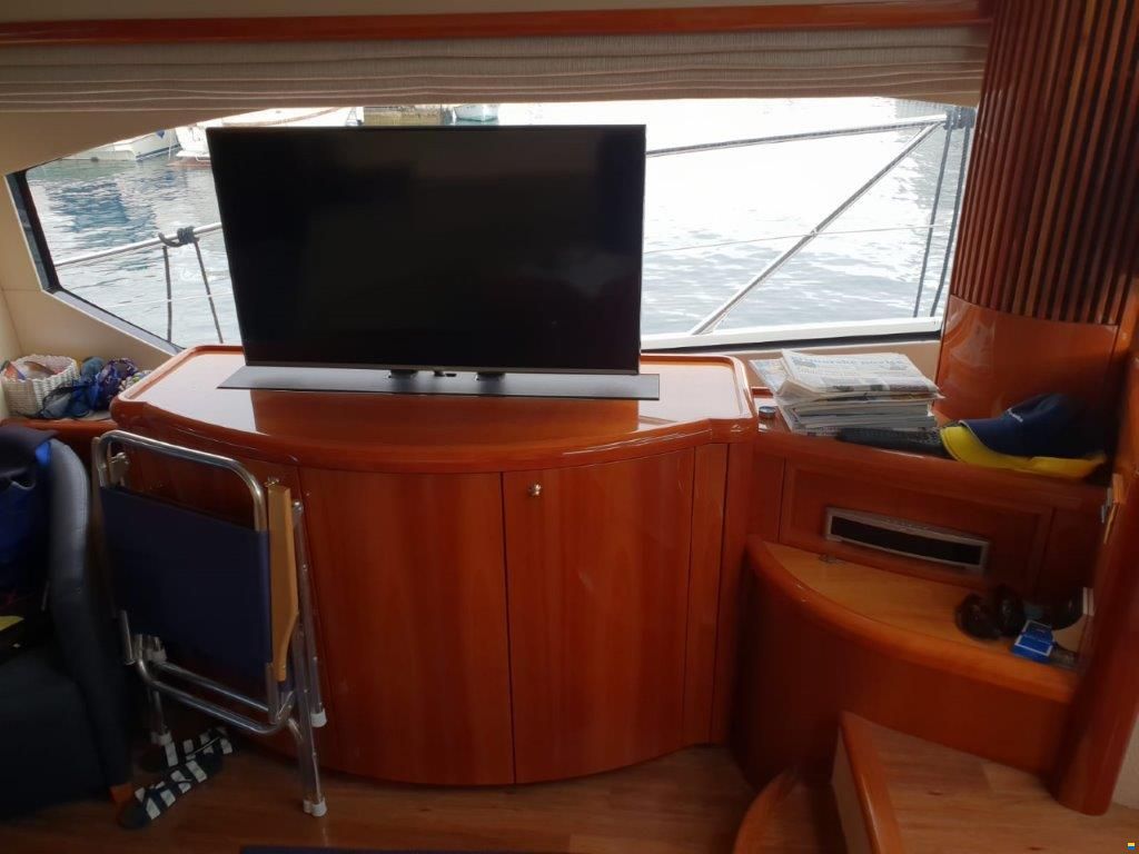 Sunseeker Predator 52