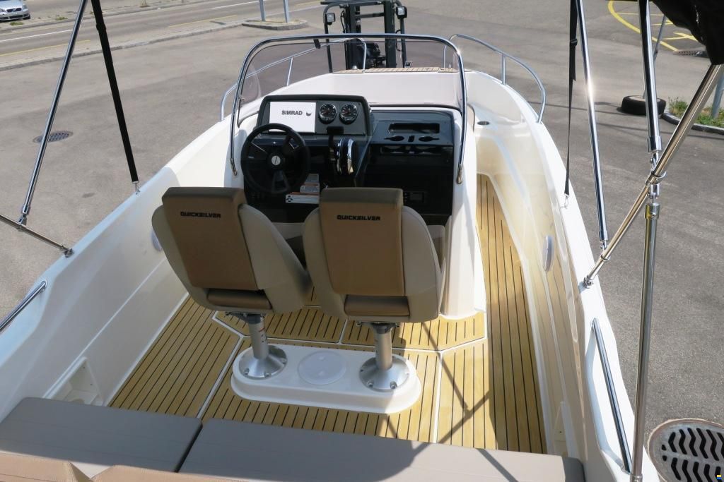 Quicksilver ACTIV 605 Open