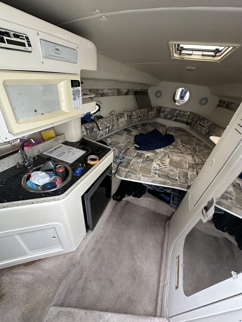 Rinker 270 Fiesta Vee