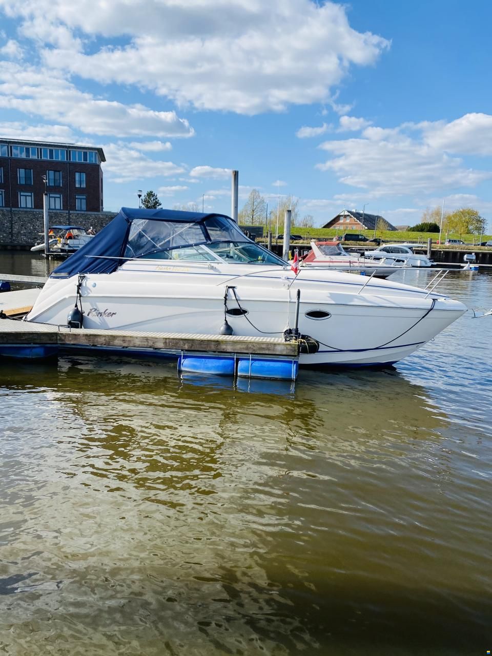 Rinker 270 Fiesta Vee