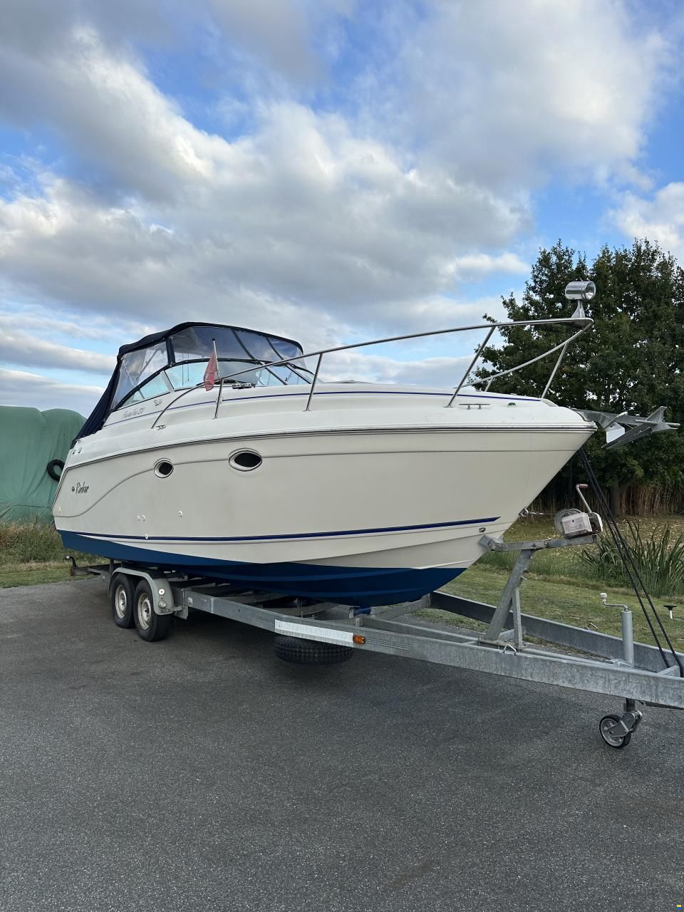Rinker 270 Fiesta Vee