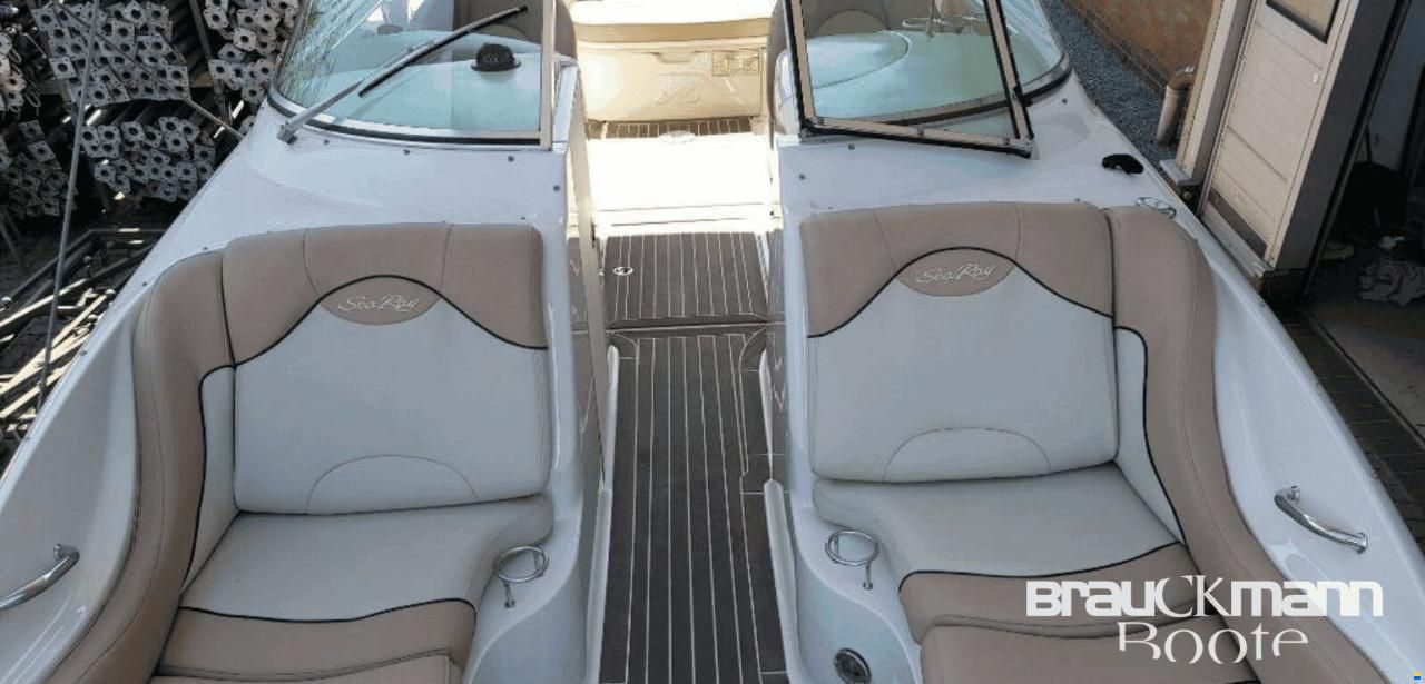 Sea Ray 270 Sundeck