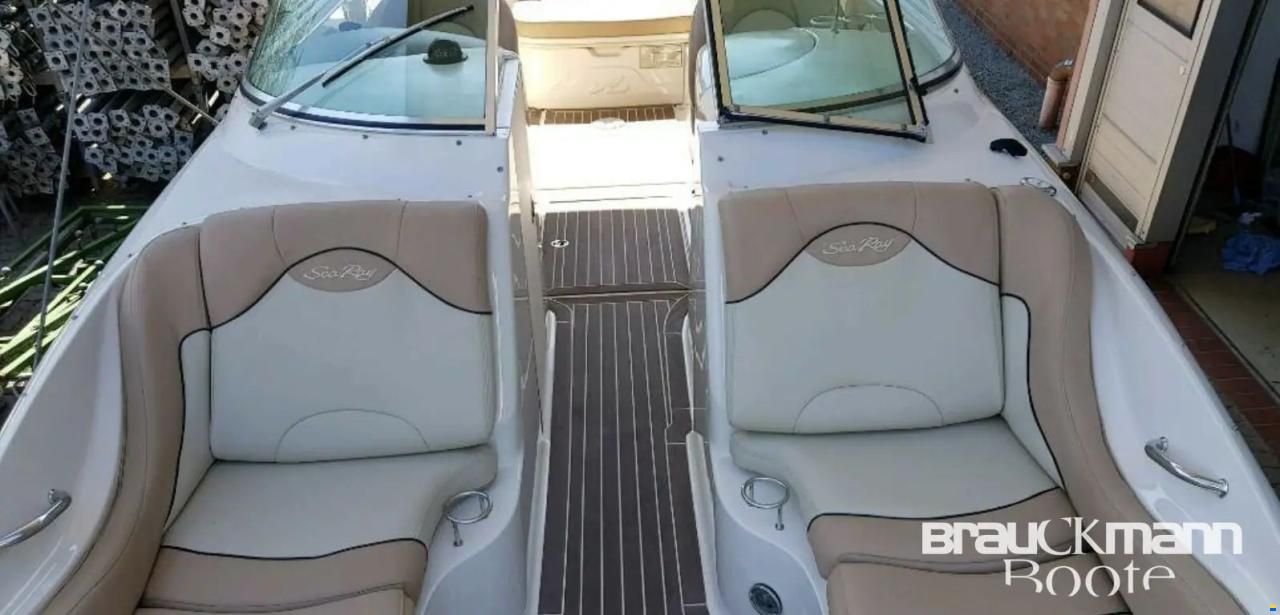 Sea Ray 270 Sundeck