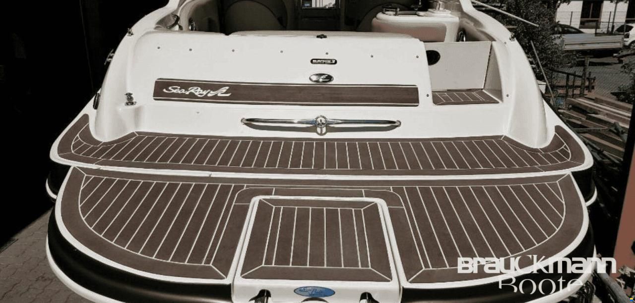 Sea Ray 270 Sundeck