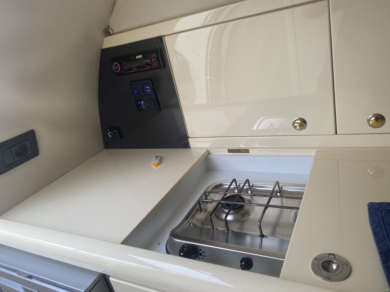 Sunseeker Hawk 31