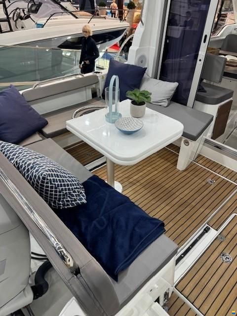 Beneteau Antares 8 OB V2