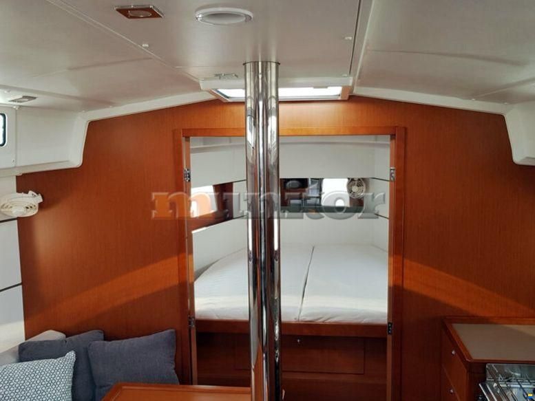 Beneteau Oceanis 38.1