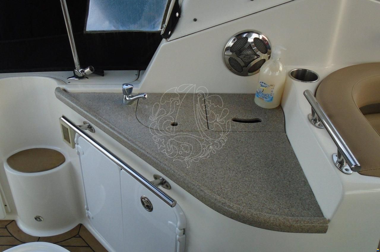 Rinker 260