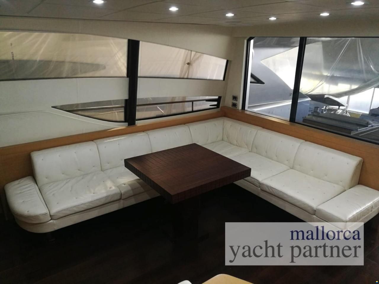 Pershing 72