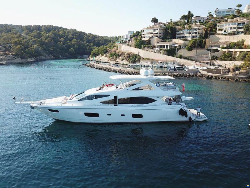 Sunseeker 88 Yacht