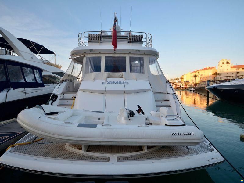 Sunseeker 88 Yacht