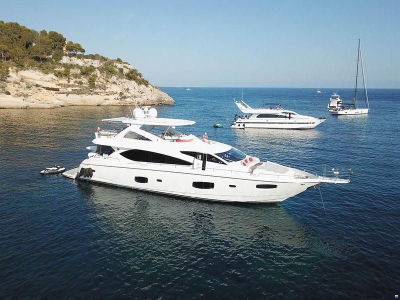 Sunseeker 88 Yacht