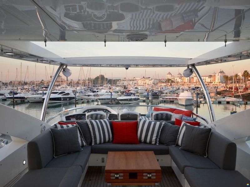 Sunseeker 88 Yacht