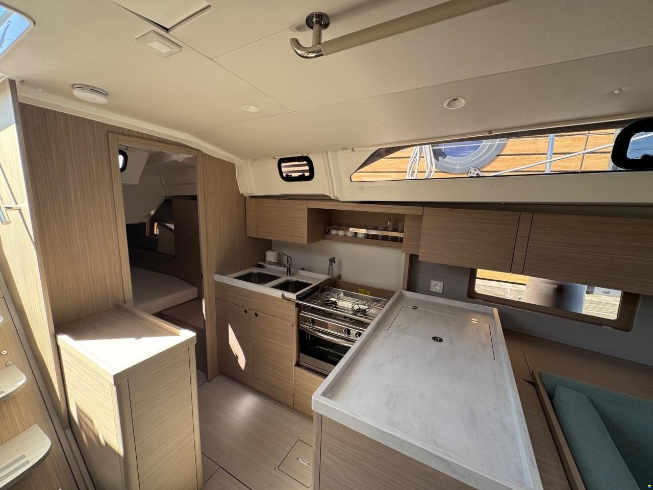 Beneteau Oceanis 47