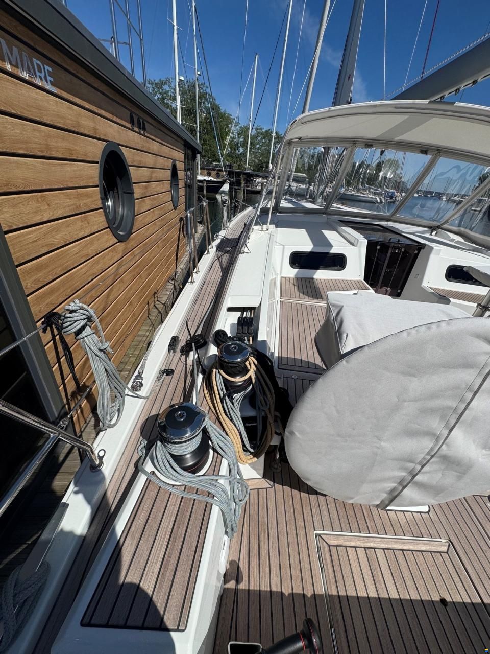 Beneteau Oceanis 47